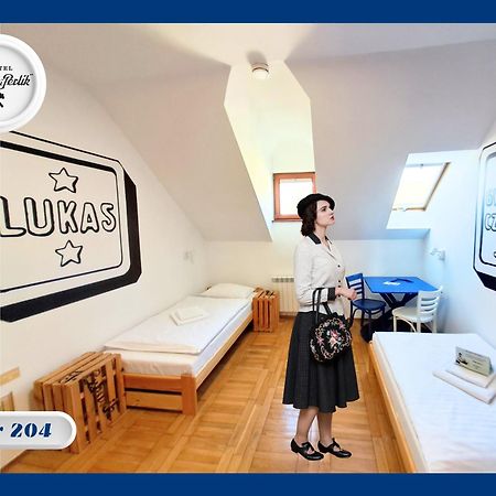 Hostel Mlotek I Perlik Tarnowskie Góry Extérieur photo