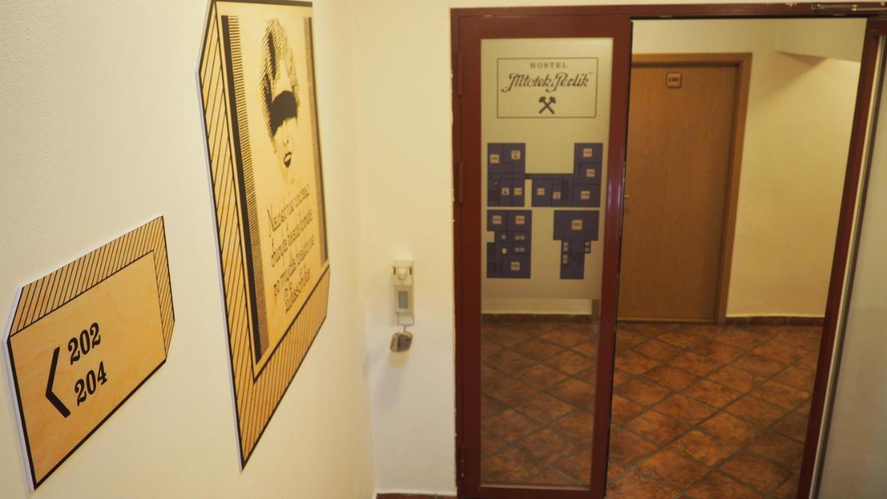 Hostel Mlotek I Perlik Tarnowskie Góry Extérieur photo