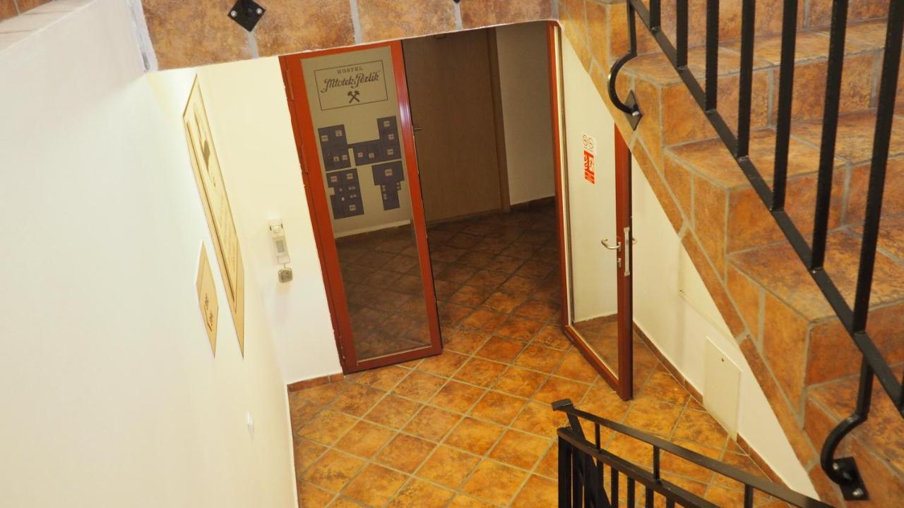 Hostel Mlotek I Perlik Tarnowskie Góry Extérieur photo