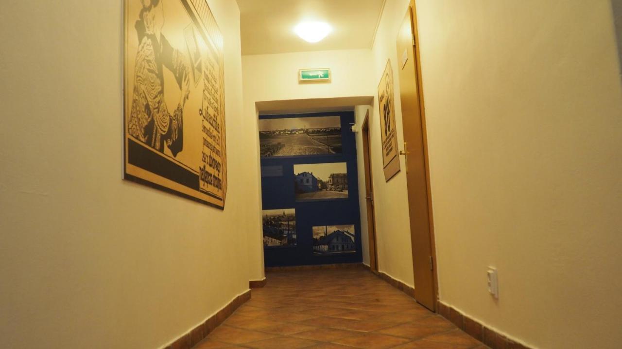Hostel Mlotek I Perlik Tarnowskie Góry Extérieur photo