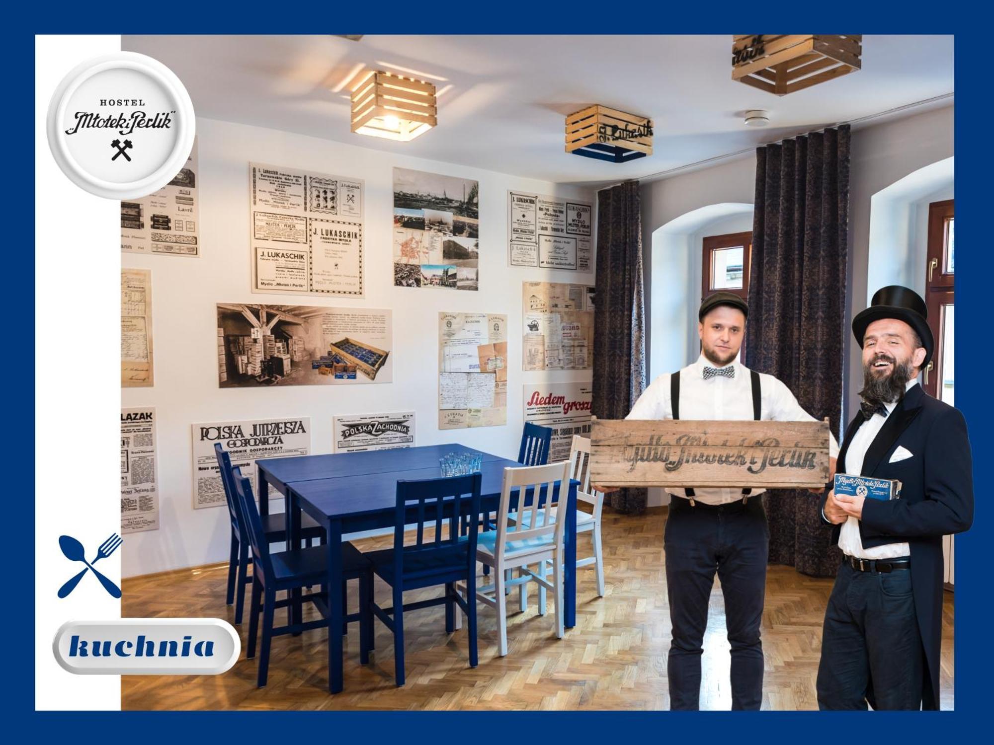 Hostel Mlotek I Perlik Tarnowskie Góry Extérieur photo